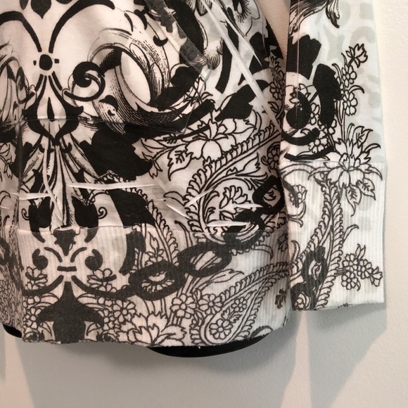 Hot Tees Long Sleeve bedazzled hooded long sleeve patterned shirt women’s small - Picture 4 of 7